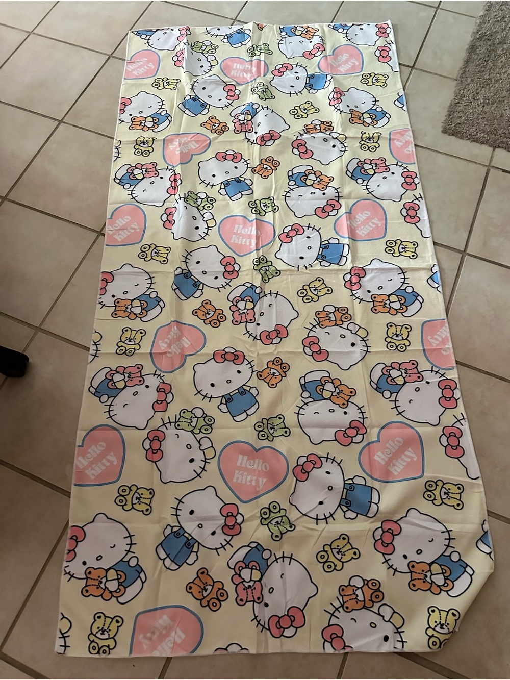 Hello Kitty Cream & Pink beach towel size 35x68